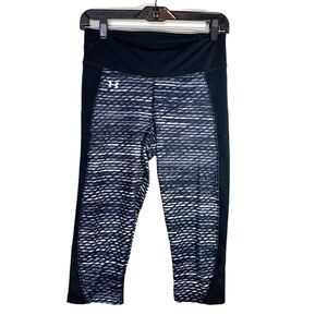 Under Armour Black and White Printed Workout Capri Leggings Size Small